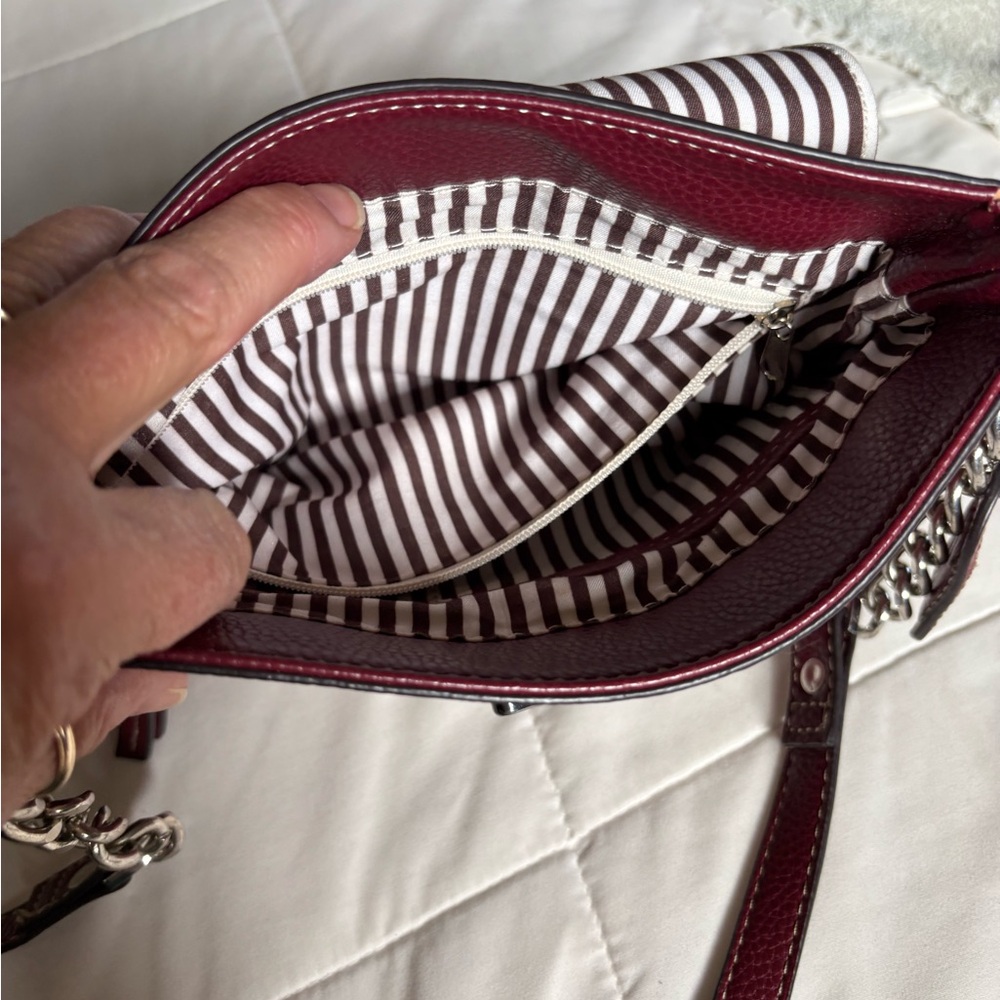 Clarks Elegant Red Leather Shoulder Bag - Picture 13 of 14